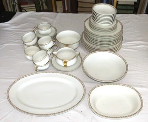 Haviland Limoges France Porcelain Set Green Leaves Red Berries/Flowers 43 Pieces - Picture 1 of 8