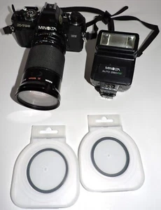 Minolta X-700 Black SLR Film Camera Zoom Lens 50mm Great Condition Flash Filter - Picture 1 of 11