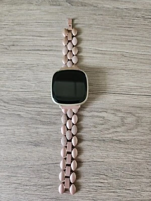 Fitbit Versa 3 - Bild 1 von 4