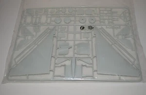 REVELL EUROFIGHTER TYPHOON 04783 ⭐PARTS⭐ SPRUE C-UPPER WINGS+WHEELS+MORE 1/32 - Picture 1 of 3