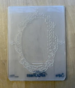 Tim Holtz Sizzix Antique Oval Picture Frame Alterations Emboss folder EF - Picture 1 of 2