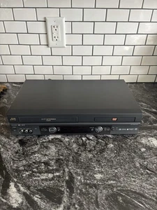 JVC HR-XVC20U DVD/VHS Kombiplayer getestet & funktionsfähig guter Zustand ohne Fernbedienung - Bild 1 von 11