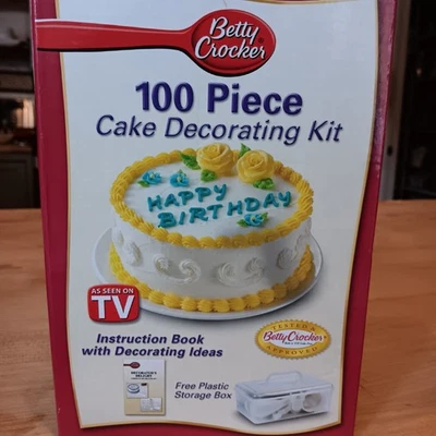 93 Piece Cake Decorating Kit With Plastic Box Storage EuC Betty CROCKER HOLIDAY  - Image 1 of 4