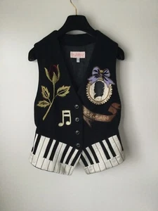 BYBLOS VINTAGE TOP VEST ITALY ART TO WEAR EMBROIDERED MUSIC PATCHWORK MOZART 40 - Picture 1 of 17