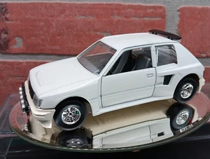 Burago Peugeot 205 Turbo 1:25 - Hecho en Italia *Blanco liso sin pegatinas - Imagen 1 de 19