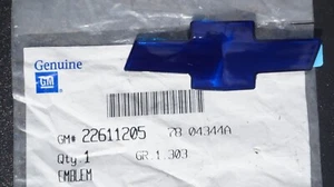 Nuevo de Lote Antiguo GM 2000-2005 Malibu Parrilla Delantera Chevy Pajarita Emblema Azul 22611205 Genuino - Imagen 1 de 6