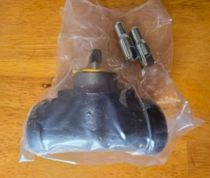 New Toyota Forklift Wheel Cylinder #47410-3250071-Fits both Sides - Picture 1 of 3
