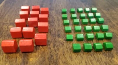 Lote de 43 piezas de repuesto de madera para hotel y casa Monopoly vintage Foto 1 de 4