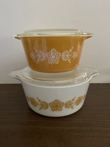 Vintage PYREX 1 Qt. & 1 1/2 Qt. "Butterfly Gold" Round Covered Casserole Dishes - Picture 1 of 3