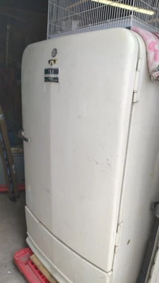  Frigorífico Frigidaire vintage. Modelo GM MJ-7. Foto 1 de 4