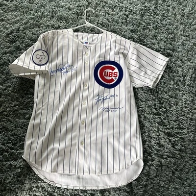 Ryne Sandberg ,Andre Dawson ,& Ferguson Jenkins Signed Chicago Cubs Jersey - Image 1 of 4