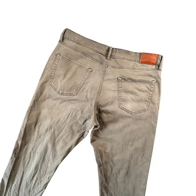 Pantalones deportivos ajustados caqui Lucky Brand 410 para hombre elásticos minimalistas informales 40x30 Foto 1 de 4