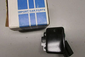 Tipo enchufe regulador de voltaje VWC-043-903-803 - Imagen 1 de 3