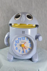SKURILLE TISCHUHR / WECKER VON CASIO - KLEINES MONSTER - Bild 1 von 9