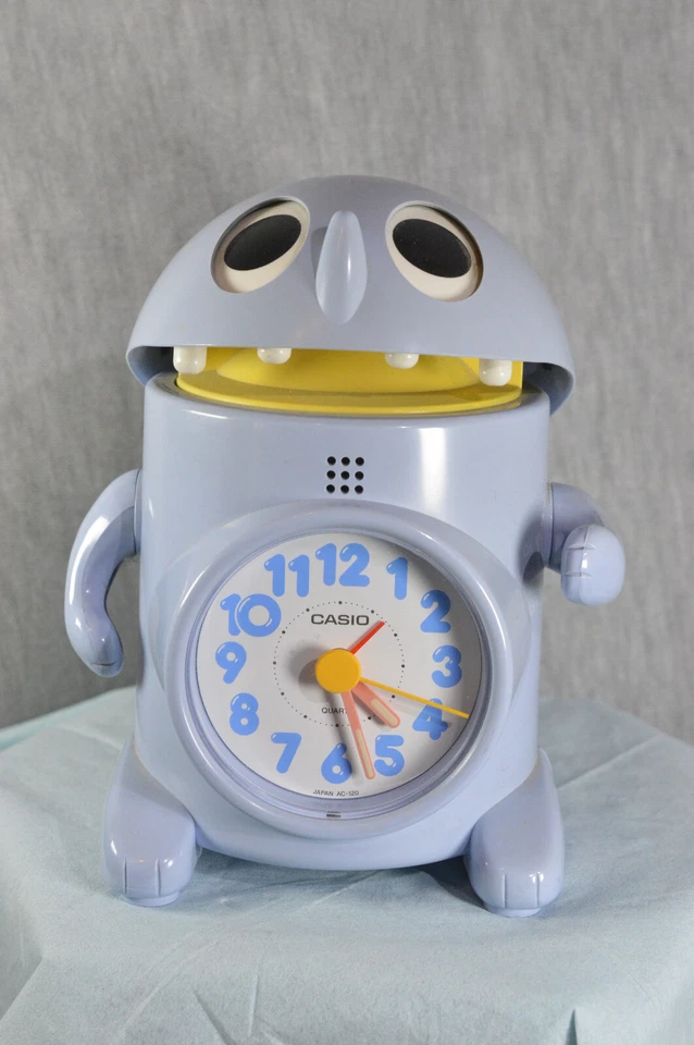 SKURILLE TISCHUHR / WECKER VON CASIO - KLEINES MONSTER - Bild 1 von 4