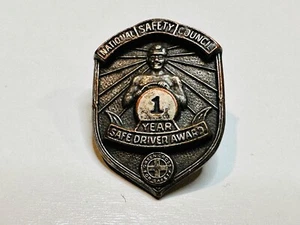 National Safety Council 1 year Safe Driver Award Green Cross Transportation Pin - Picture 1 of 3