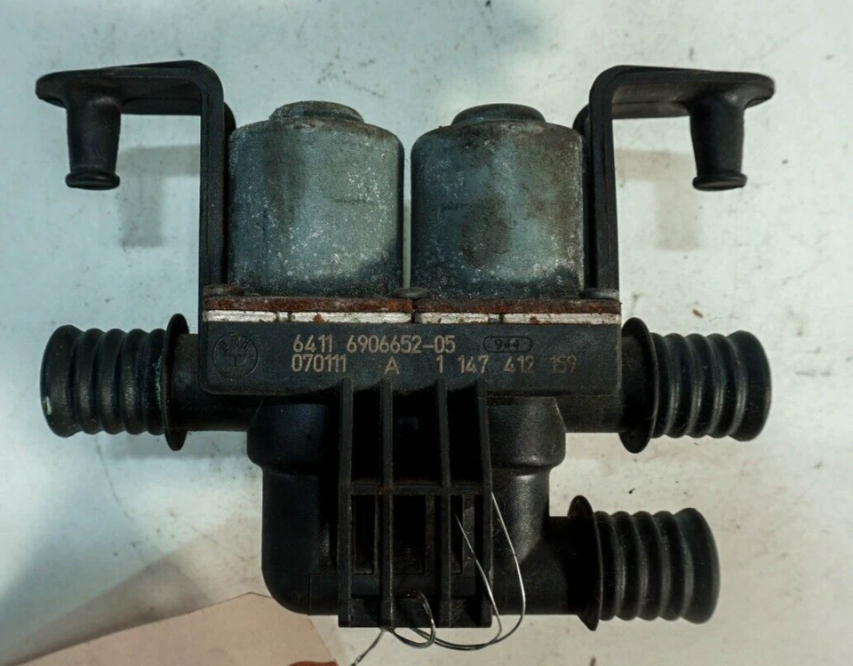 04-10 BMW E60 E63 E65 X5 X6 OEM HVAC Heater Water Control Valve 6411-6906652-05 - Image 1 of 4