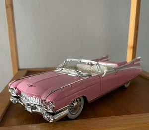 1:24 1959 Cadillac Eldorado Convertible Diecast Model Car with Lights & Sound - Picture 1 of 10
