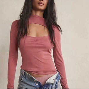Top Intimately Free People rosa a costine maglia manica lunga buco della serratura taglia small nuovo senza etichette - Foto 1 di 8