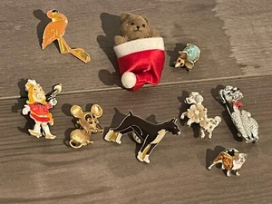 Lote de 9 broches prendedores animales vintage perro oso ratón cerdo flamenco boxeador caniche bulldog - Imagen 1 de 5