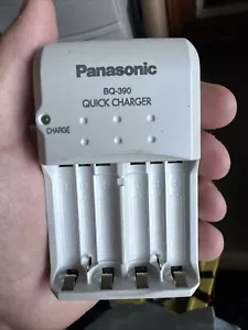 Panasonic BQ-390A Schnellakku Ladegerät AA & AAA - Bild 1 von 2