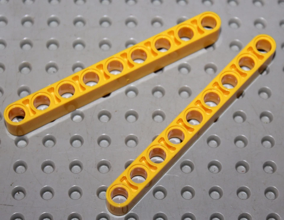 Lego Yellow Technic Liftarm 1x9 Thick ref 40490/sets 8455 42028 9396 42009 42030 - Photo 1/1