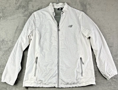 Jaqueta New Balance Feminina Extra Grande 40" Cinza Branca Listrada Zíper Completo Forrada Quebra-Vento - Imagem 1 de 4
