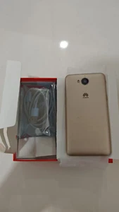 Huawei Y6 2017 - Gold (Unlocked) - Picture 1 of 2