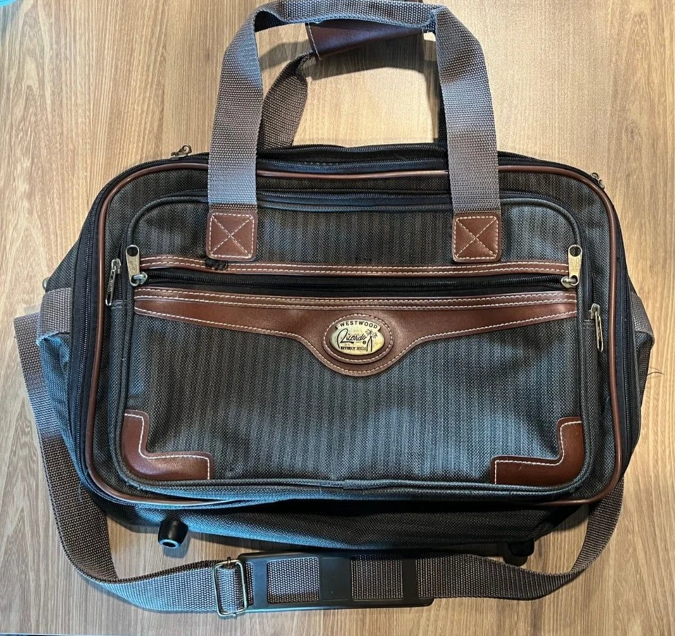 Pre owned Ricardo Willshire Beverly Hills Carry On Travel Bag 16" Clean - Image 1 of 4