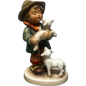 Estatuilla de colección Goebel Hummel niño pastor con corderos oveja abeja completa TMK-2 - Imagen 1 de 14