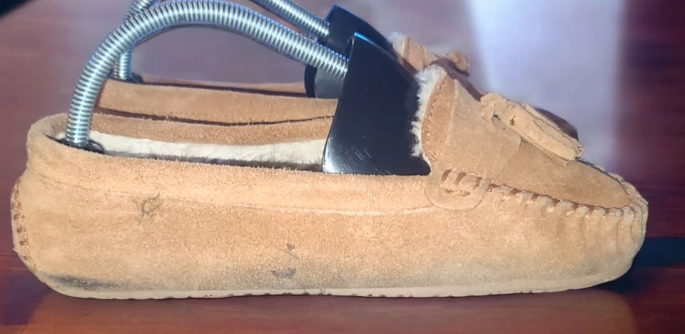 Zapatos Zapatilla Minnetonka Para Mujer Cuero Gamuza Tostado Sin usar, en caja, Borla Talla EE. UU. 8 Foto 1 de 4