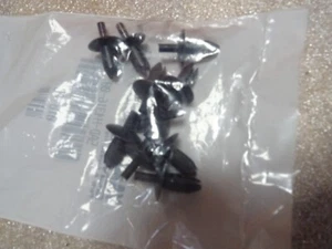6. YAMAHA Neos Ovetto 50 5AD-H4316-00 Nieten Clips Halter Verkleidung - Picture 1 of 3