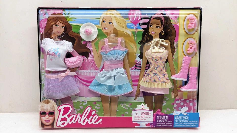 NUEVO Barbie Moda Ropa y Accesorios R4253 Mattel 2009 Foto 1 de 4