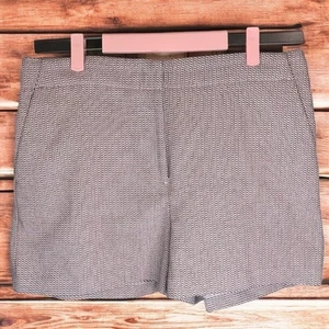 Neu mit Etikett Loft Curvy strukturierte Shorts koralle, schwarz und weiß Größe 8 - Bild 1 von 4
