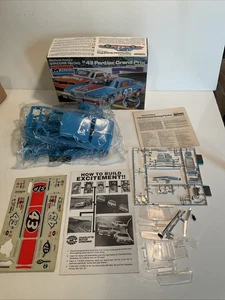 MONOGRAM #43 PONTIAC GRAND PRIX STOCK CAR RICHARD PETTY STP SCALE 1:24 MODEL KIT - Bild 1 von 10