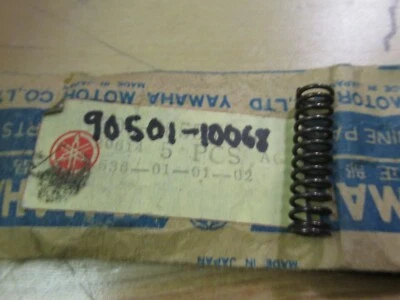 YAMAHA OEM - LOT OF THREE SHIFTER SPRING - XS650 -   90501-10068 - Image 1 of 4