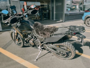 Universal Motorrad Lammfell Sitzpolster - Bild 1 von 15