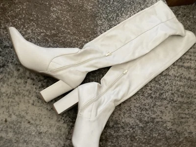 WILD PAIR OVER THE KNEE BOOTS IN IVORY SIZE 12M NEW - Image 1 of 4