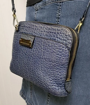 Bolsa tiracolo pequena BURBERRY HARROGATE couro pebbled azul - Imagem 1 de 4
