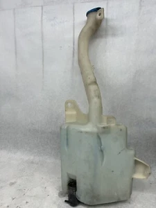 03-11  HONDA ELEMENT Wash Reservoir Fits - Bild 1 von 6