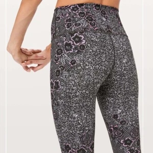 Leggings para mujer Lululemon floral enrejado Wunder bajo tiro alto talla 6 - Imagen 1 de 14