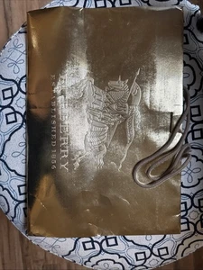 NEU echt Burberry Gold Papier Urlaub Einkaufen Geschenk Tasche Papier Ritter Logo - Bild 1 von 4