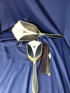 3-teiliges Vintage Waschtisch Kommode Set Bürste Kamm Spiegel Scoll geätzt silber - Bild 1 von 11
