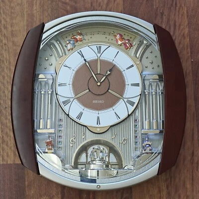 Reloj de Pared Musical Seiko Melodies In Motion con Cristales Swarovski QXM250BRH Foto 1 de 4