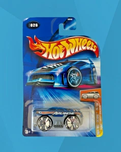 Blings Chevy Avalanche 2004 Hot Wheels First Editions 26/100 #B3546 - Picture 1 of 2
