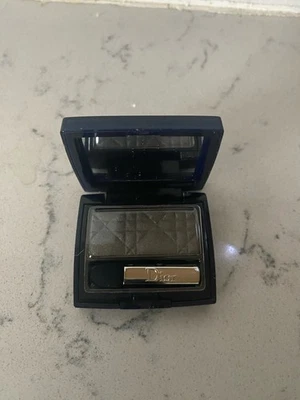 Sombra de ojos Dior power mono - 055 Silver Dust - Descuento Foto 1 de 2