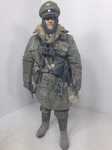 1/6 TENIENTE ALEMÁN PERSONALIZADO DIVISIÓN SS FRENTE ORIENTAL + MP-44 P-38 CIG’S Y MAPA - Imagen 1 de 21