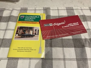 Oldsmobile Cutlass Supreme 1983 manual del propietario guantera original libro literatura - Imagen 1 de 5