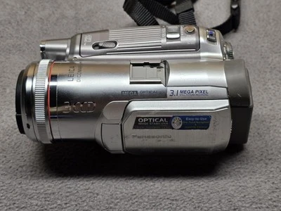 Panasonic PV-GS250 3.1 MP 3CCD MiniDV Camcorder -Parts Only  AS-IS - Image 1 of 4