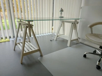 Schreibtisch, höhenverstellbar mit schöner Glasplatte, guter Zustand - Bild 1 von 3